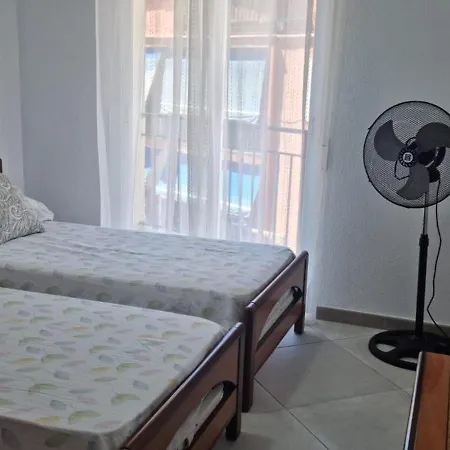 1 Doble A 100 M De La Playa Homestay *